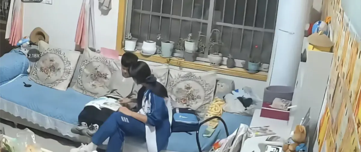 姐姐的爱引热议事件来龙去脉梳理-姐弟情深难舍难分日常-姐姐辅导弟弟作业片段在线观看